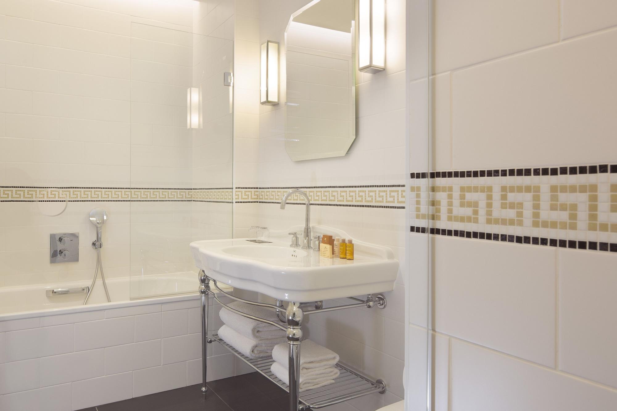 Hotel Le Tsuba Parigi